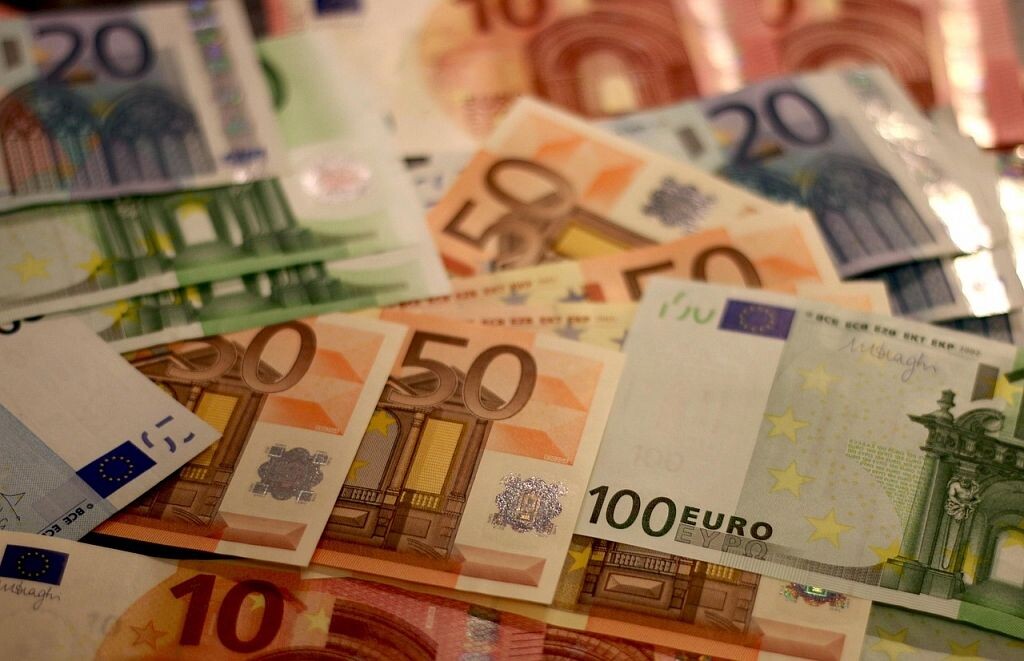 Latvijas finanšu iestāžu klientiem divos mēnešos izkrāpti kopumā 2,6 miljoni eiro