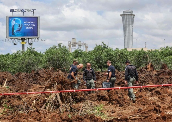 Izraēlas Ben Guriona starptautiskajai lidostai trāpījušas raķešu atlūzas