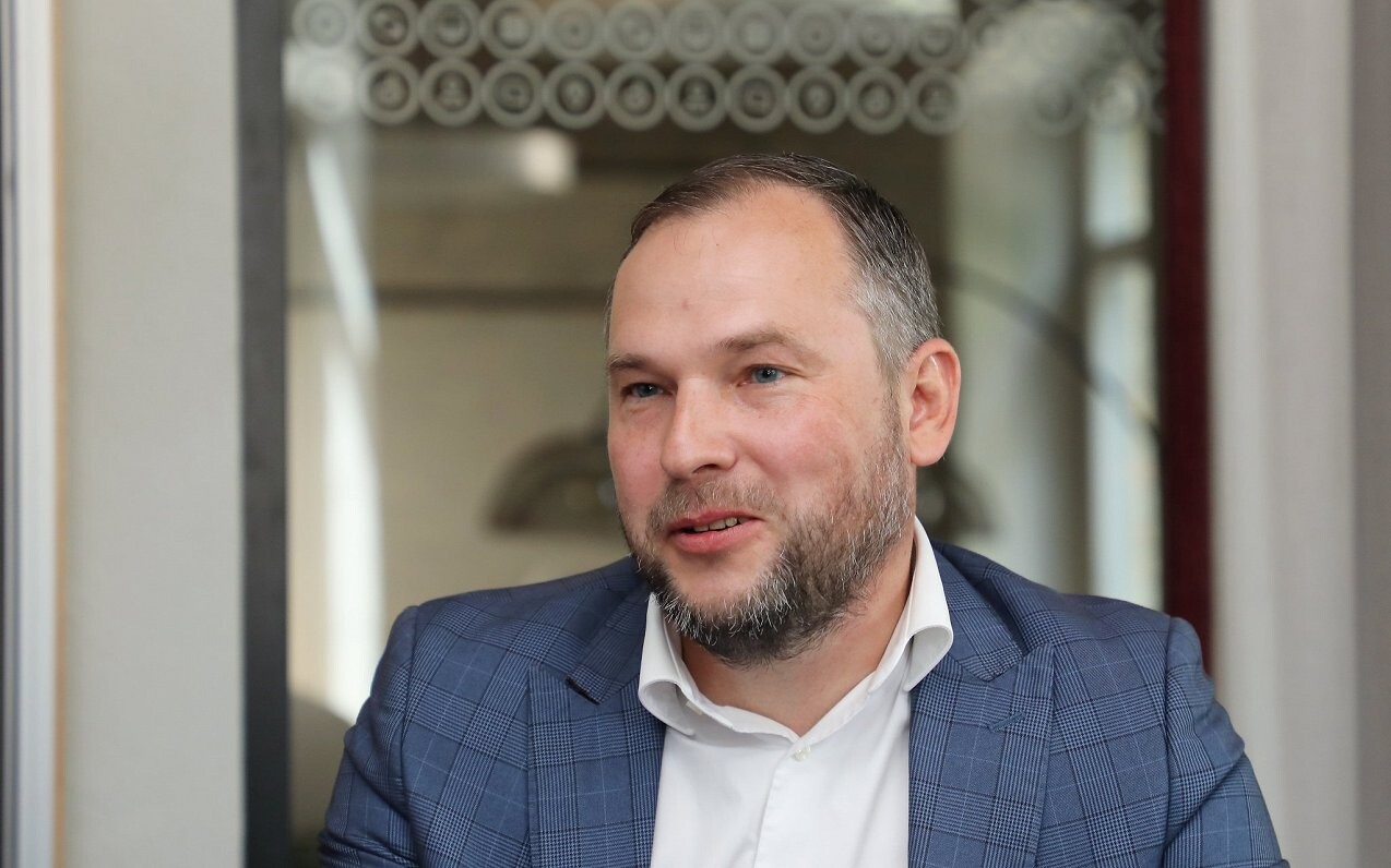 No amata atstādina ar kriminālizmeklēšanu saistīto VARAM valsts sekretāru Balševicu