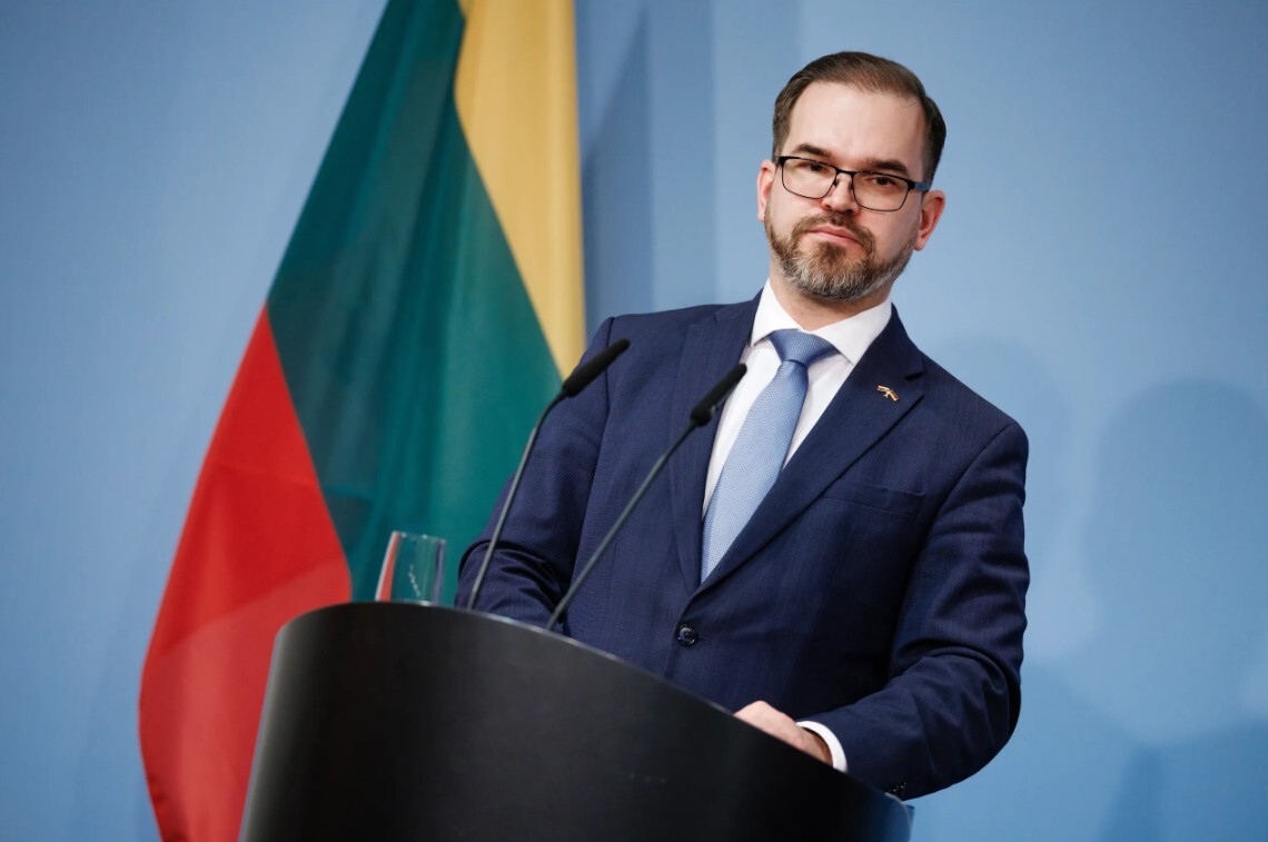 Lietuvas aizsardzības ministrs: Incidenti ar nokritušajiem droniem Baltijā notiek Krievijas kara Ukrainā dēļ