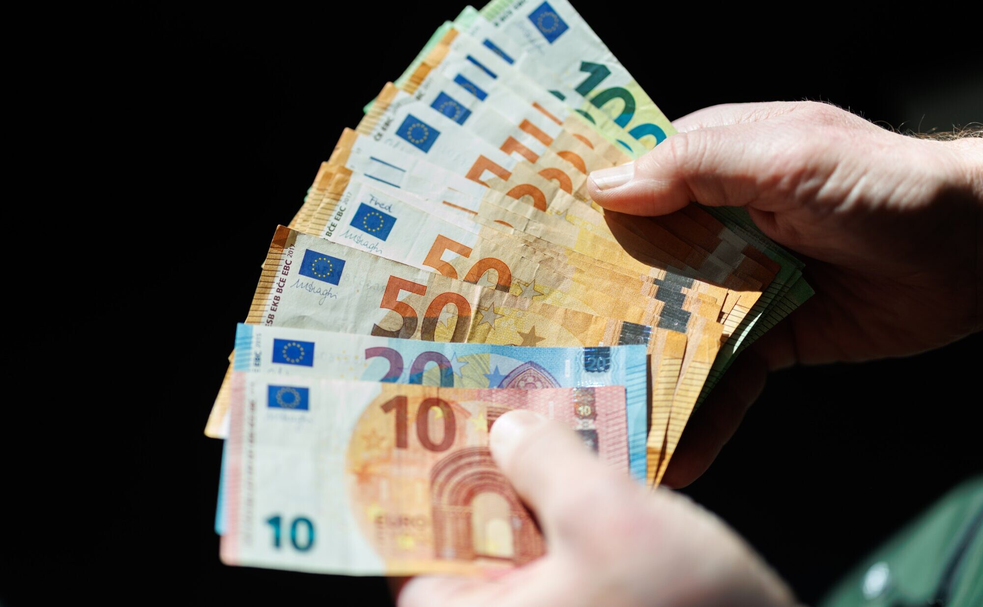 Latvijas finanšu iestāžu peļņa divos mēnešos – 56,6 miljoni eiro