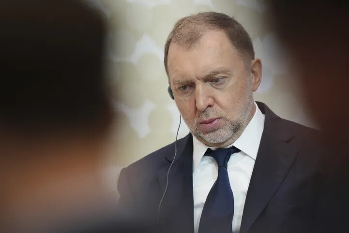 Deripaska ierosina krieviem strādāt 12 stundas dienā sešas dienas nedēļā