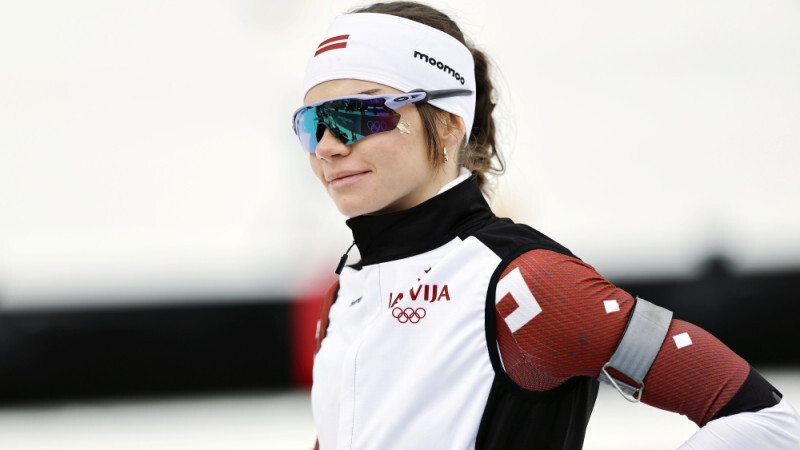 Latvijas biatlonisti triumfē pasaules čempionātā junioriem jauktajā stafetē