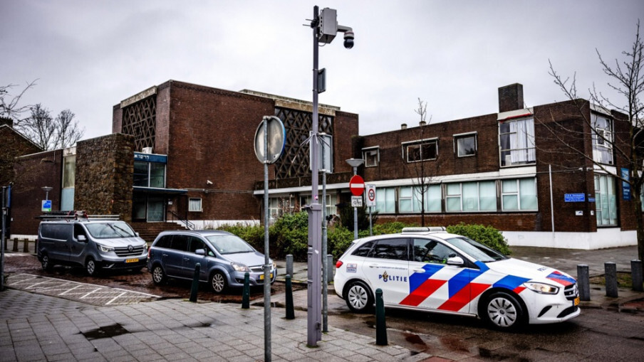 Nīderlandes policija izmeklē ugunsgrēku Roterdamas sinagogā