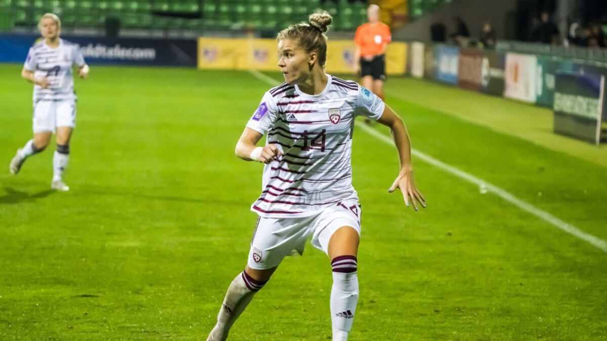 Latvijas sieviešu futbola izlase B līgas debijā piedzīvo zaudējumu