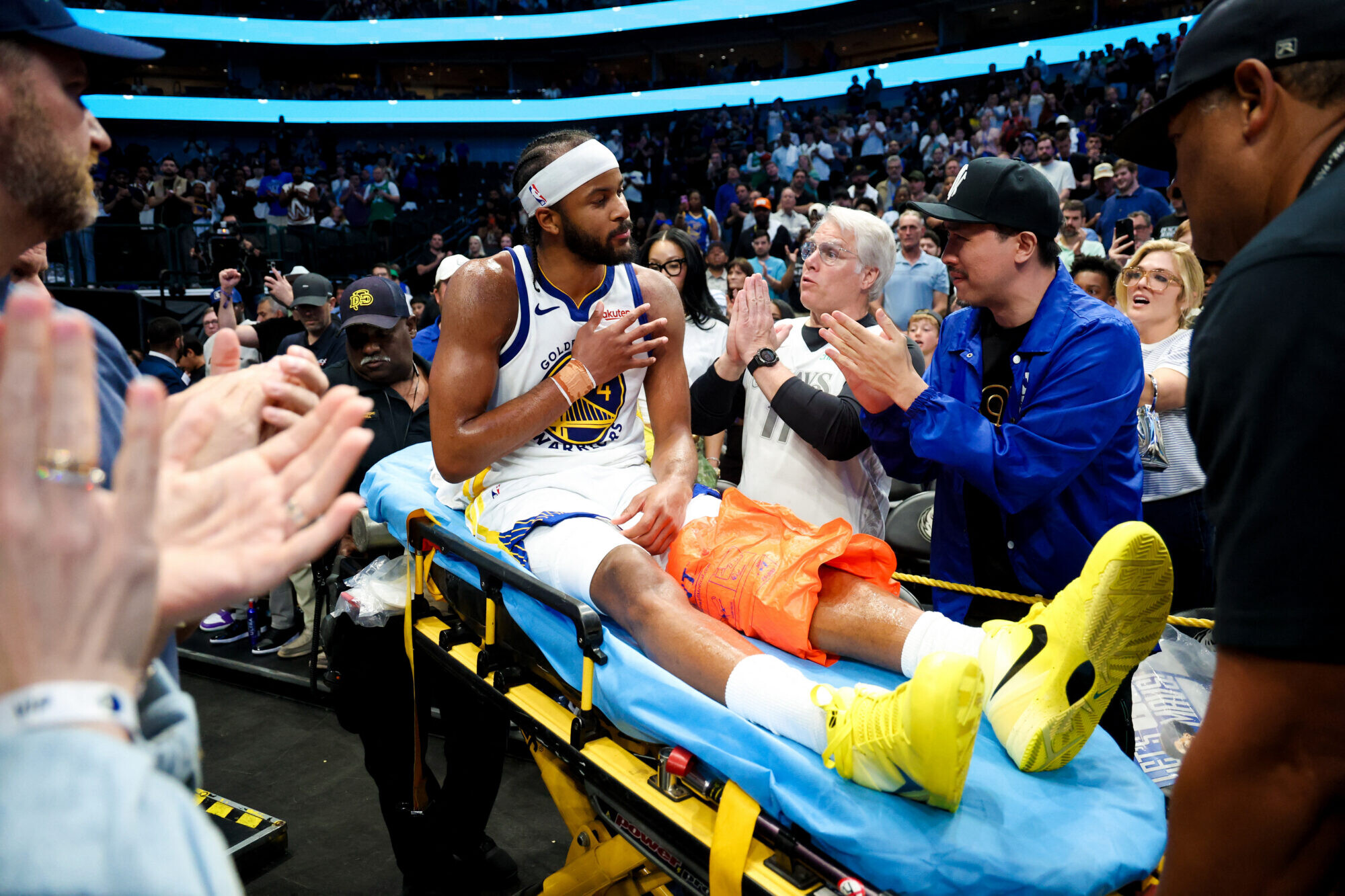 “Warriors” aizsargam Mūdijam plīsusi ceļgala saite