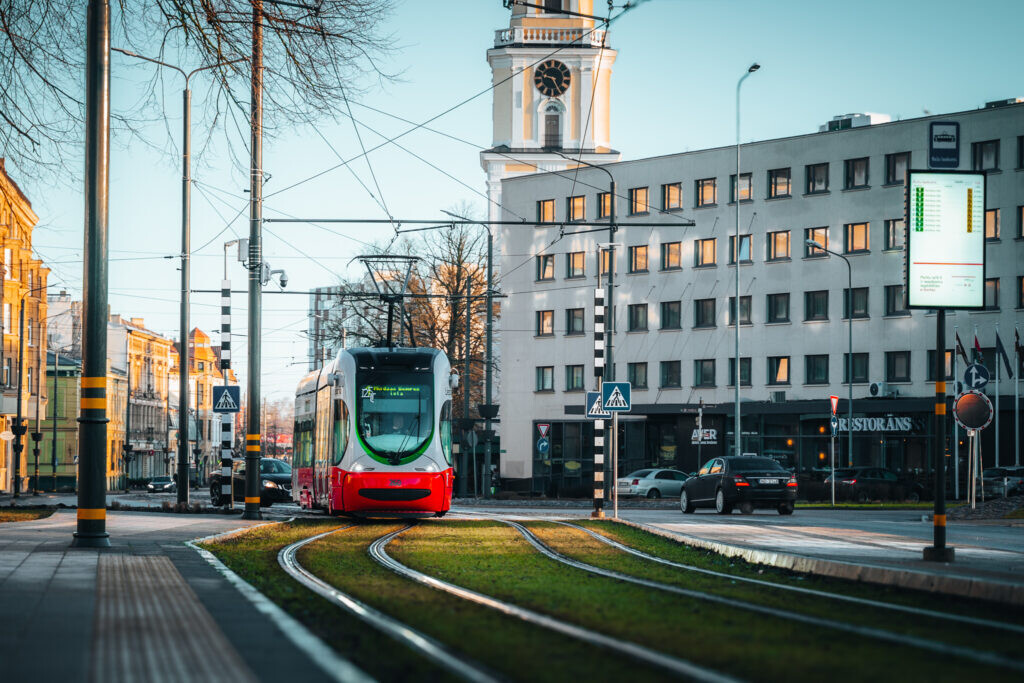 Avārijas dēļ piektdien bija apturēta tramvaju kustība