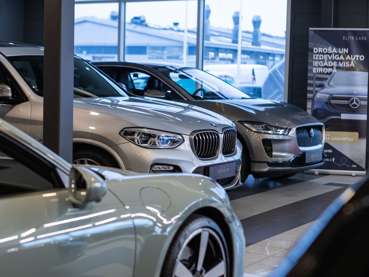 Kā pārdot lietotu auto par labāko cenu: stāsta Elite Cars
