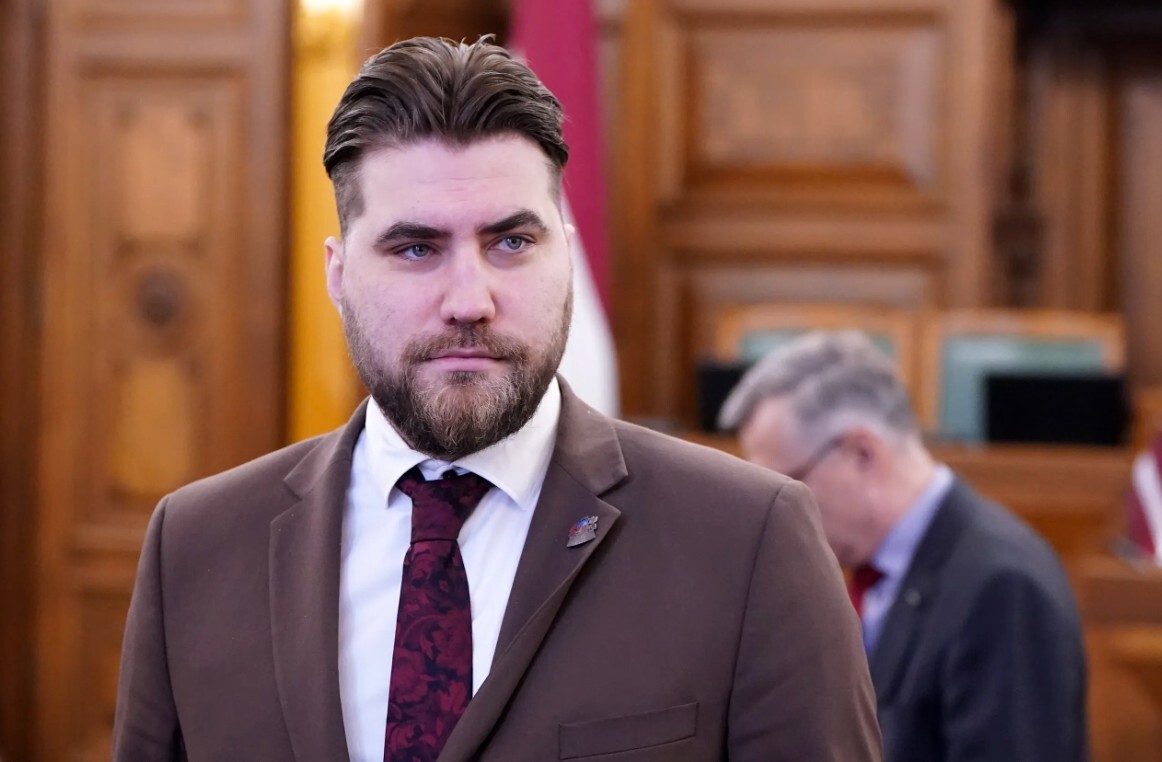 Parlamentārieša Daugavieša ienākumi pērn sasniedza 125 200 eiro