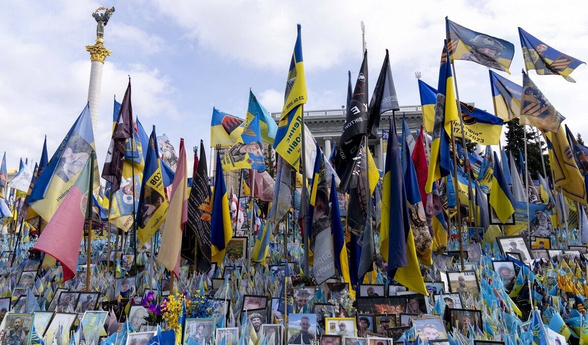 Ukraina un Krievija veic kritušo karavīru apmaiņu
