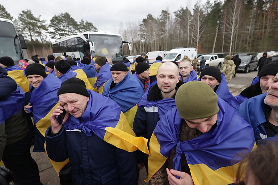 Ukraina un Krievija veikušas karagūstekņu apmaiņu