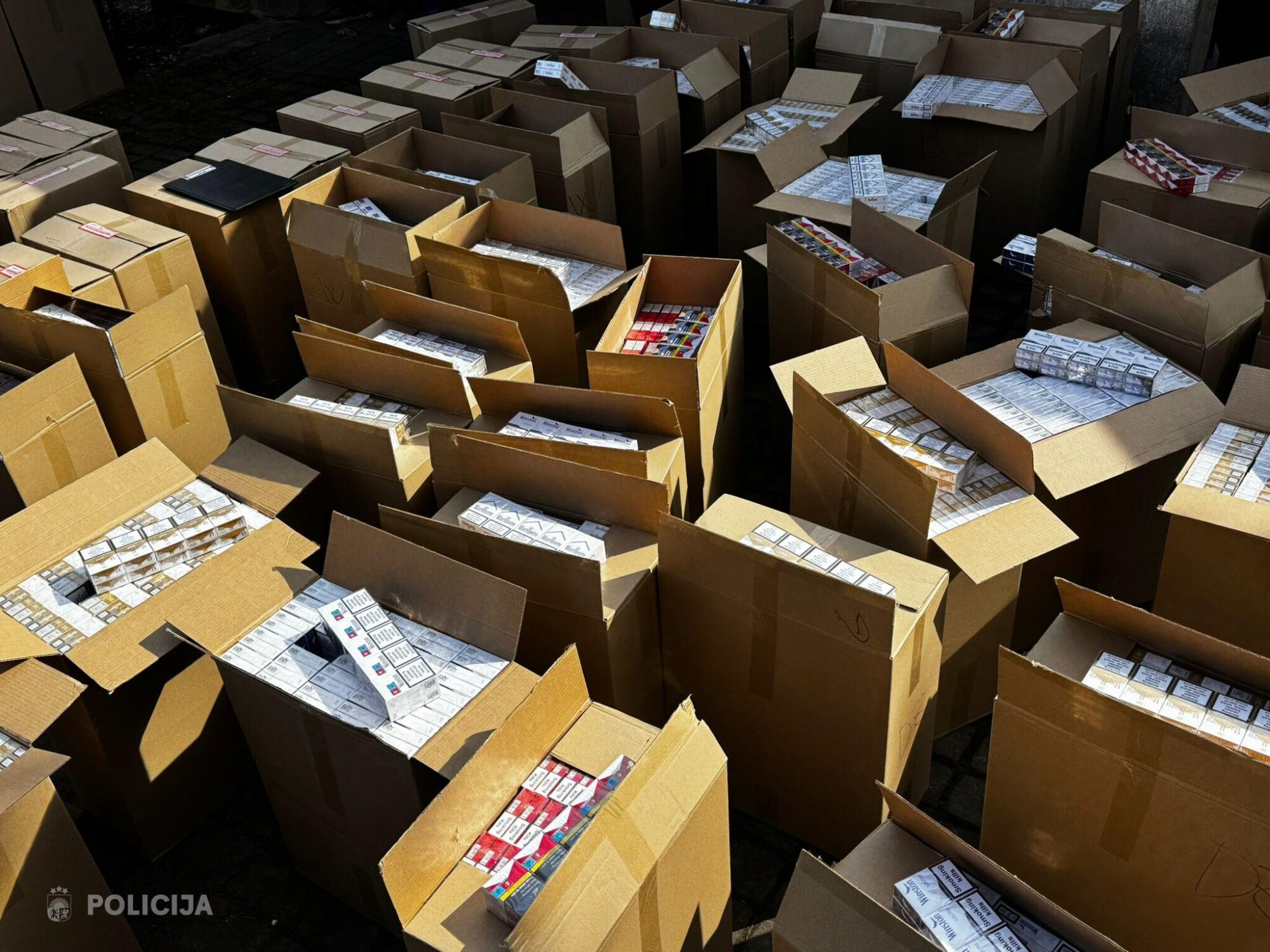 Likumsargi pie agrāk nesodīta vīrieša izņēmuši 640 000 nelegālās cigaretes