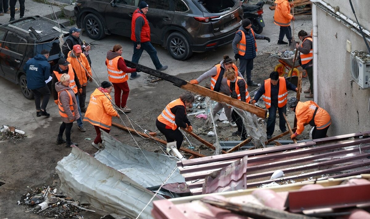 Dronu triecienā Odesā ievainoti 13 cilvēki