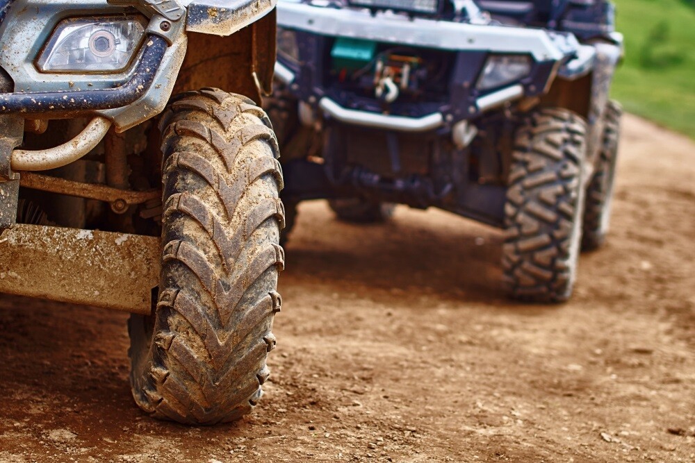Patrulē ar kvadricikliem, taču kāpu izbraukātājus nesastop