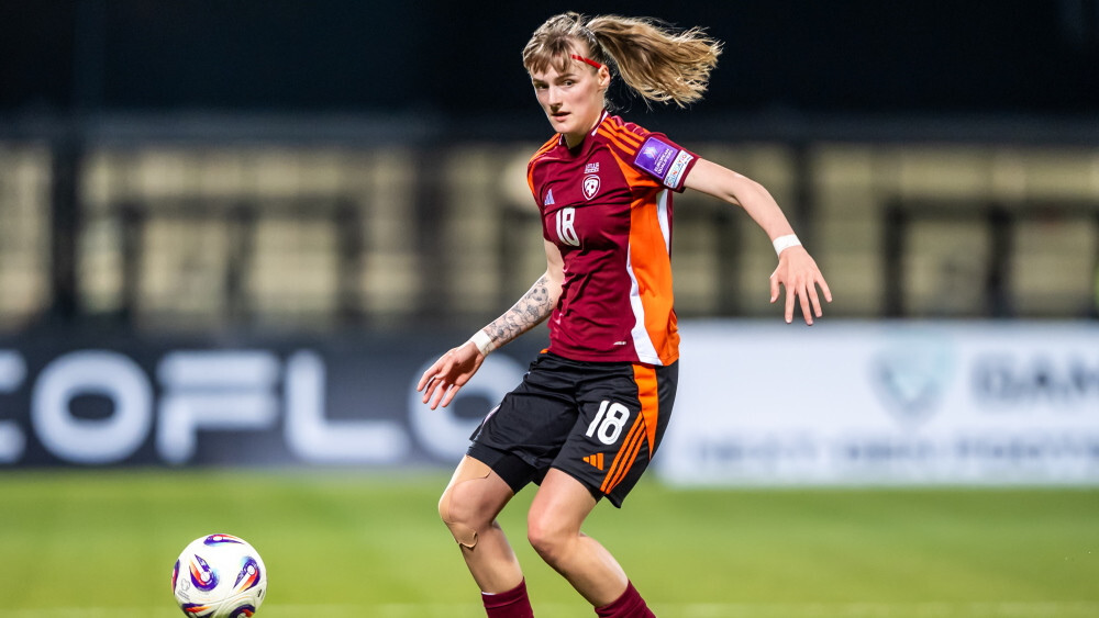 Latvijas futbolistes Pasaules kausa kvalifikācijas B līgas mačā minimāli zaudē somietēm