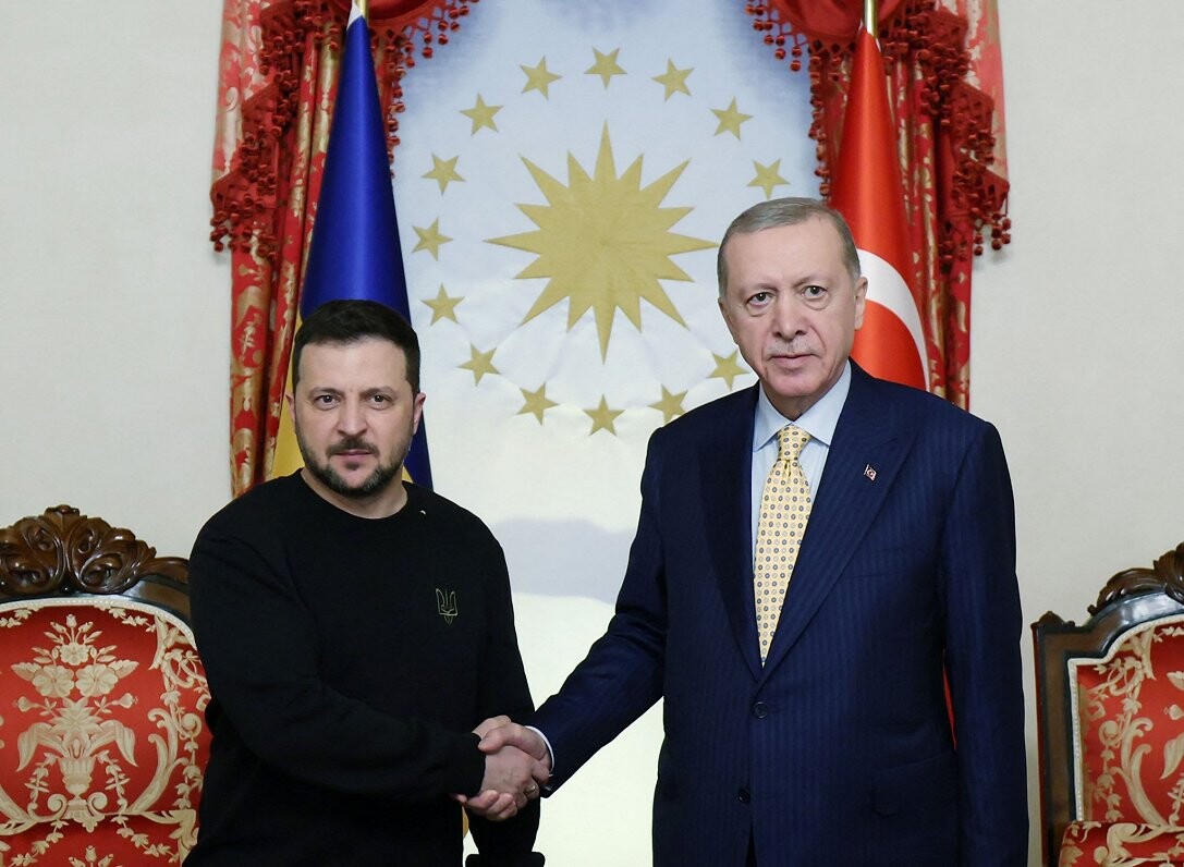 Zelenskis ieradies Stambulā uz sarunām ar Erdoganu