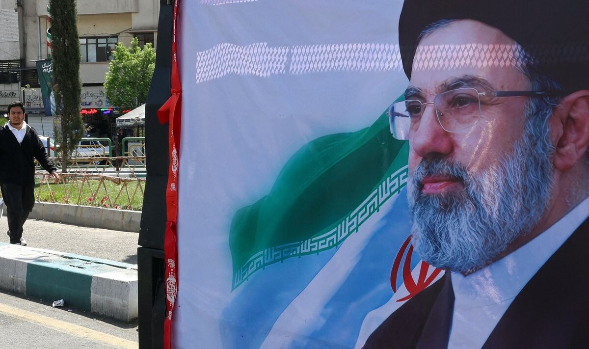 Laikraksts: Irānas augstākais līderis Modžtaba Hamenei esot bezsamaņā