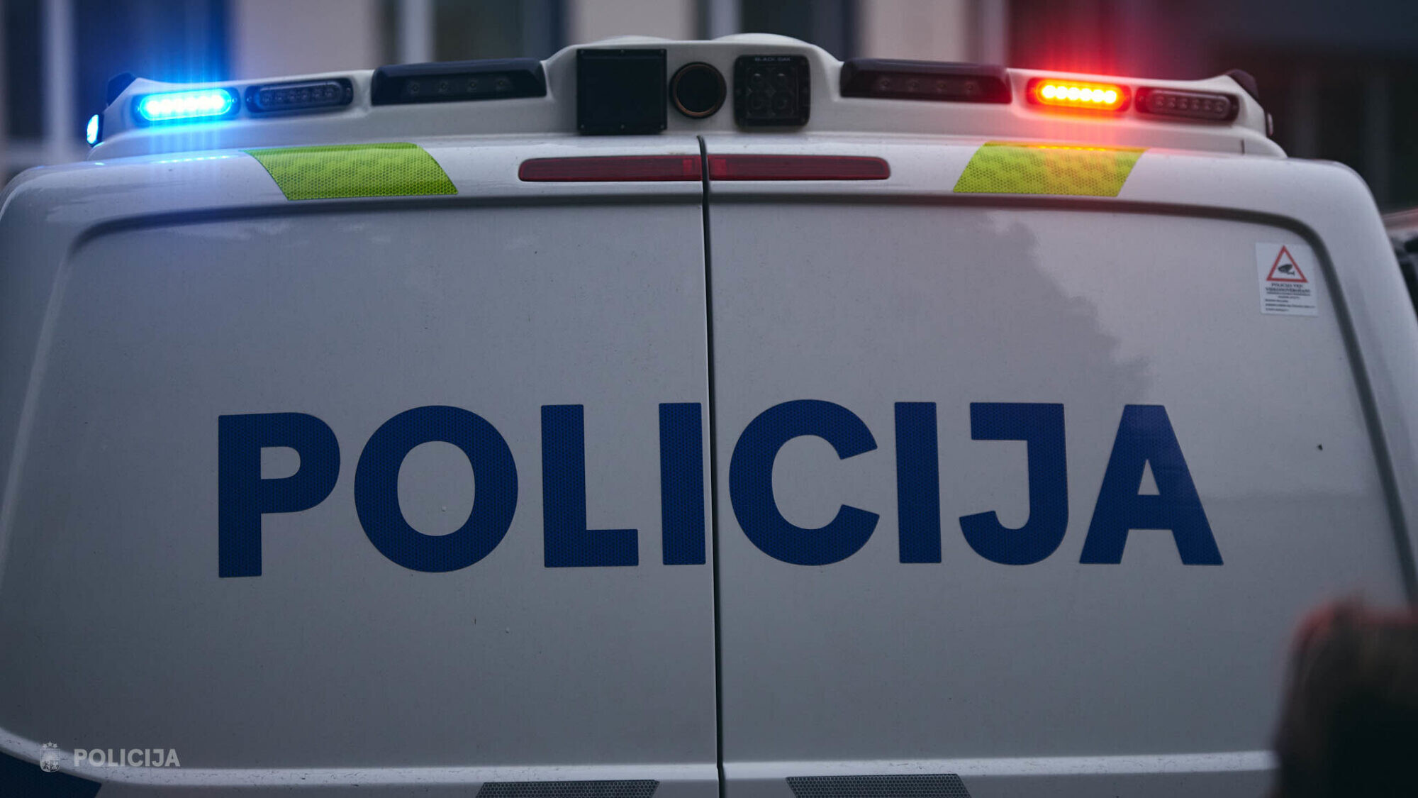 Aiztur divas personas par sieviešu vervēšanu un nosūtīšanu seksuālai izmantošanai Grieķijā
