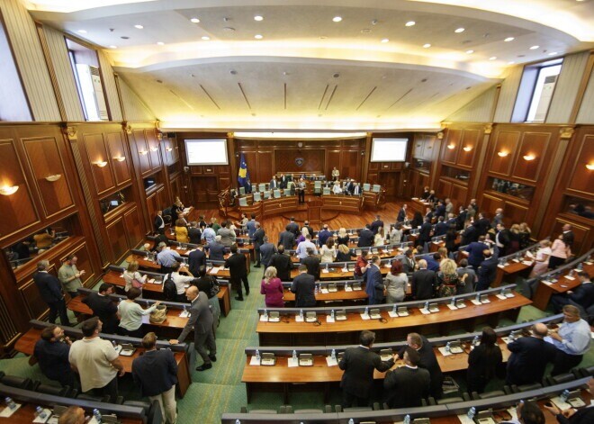 Kosovas parlaments apstiprina jauno valdību