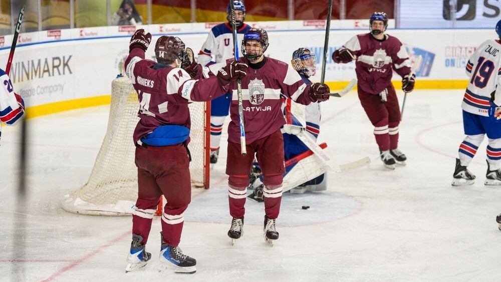 Video: Latvijas U-18 hokejisti pasaules čempionātā sasniedz pusfinālu