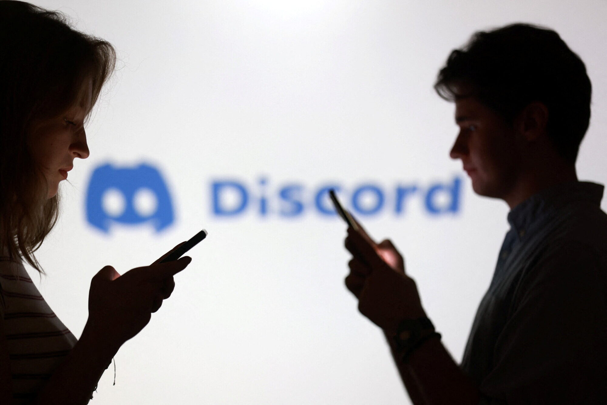 “Tele2”: Latvijā parādījušās viltus Krievijas bankas un saziņas platformas “Discord” internetvietnes