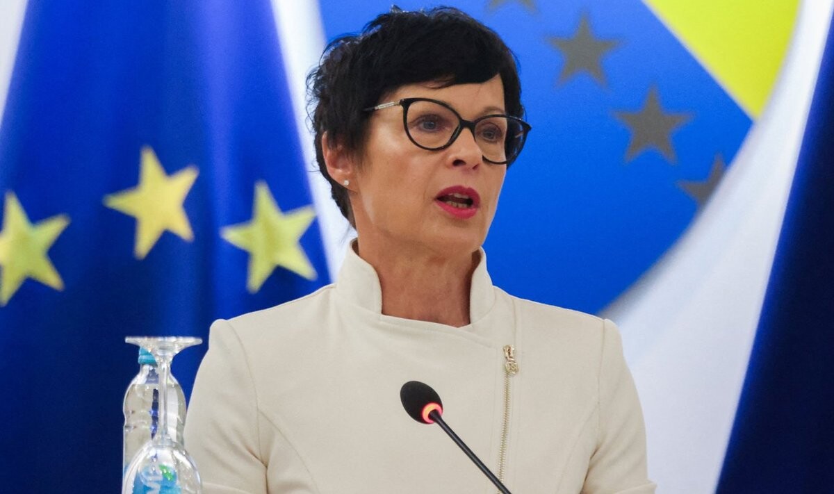 Kosa: Par atkāpšanos no demokrātijas Serbija var zaudēt 1,5 miljardus eiro no ES fondiem
