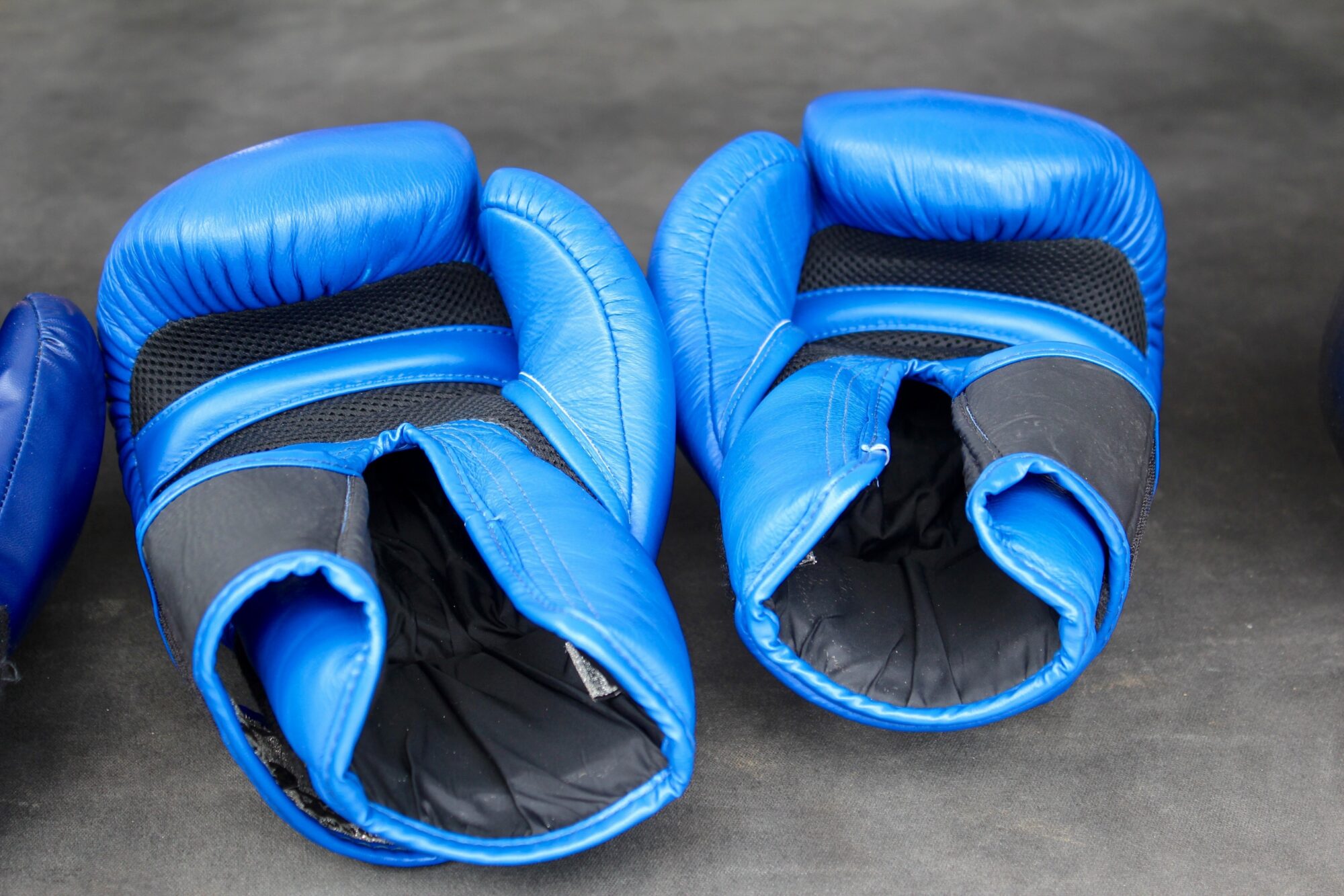 “World Boxing” ļauj agresorvalstu bokseriem piedalīties sacensībās kā neitrāliem sportistiem