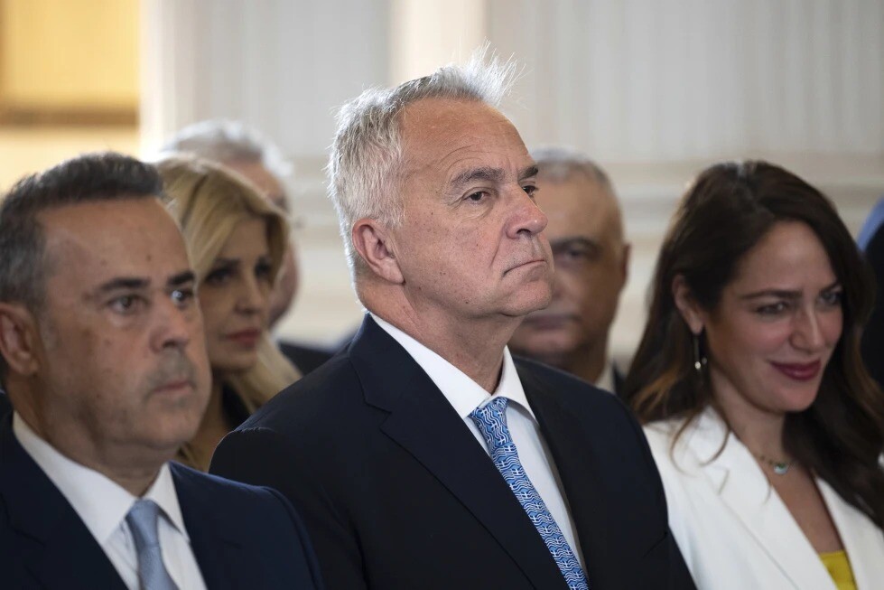 Saistībā ar izmeklēšanu par ES lauksaimniecības subsīdiju izkrāpšanu atkāpjas trīs Grieķijas valdības ministri