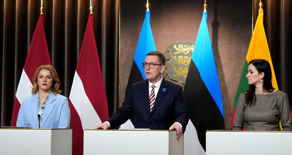 Latvija nav saņēmusi oficiālu informāciju par ASV bruņojuma piegāžu iespējamu kavēšanos