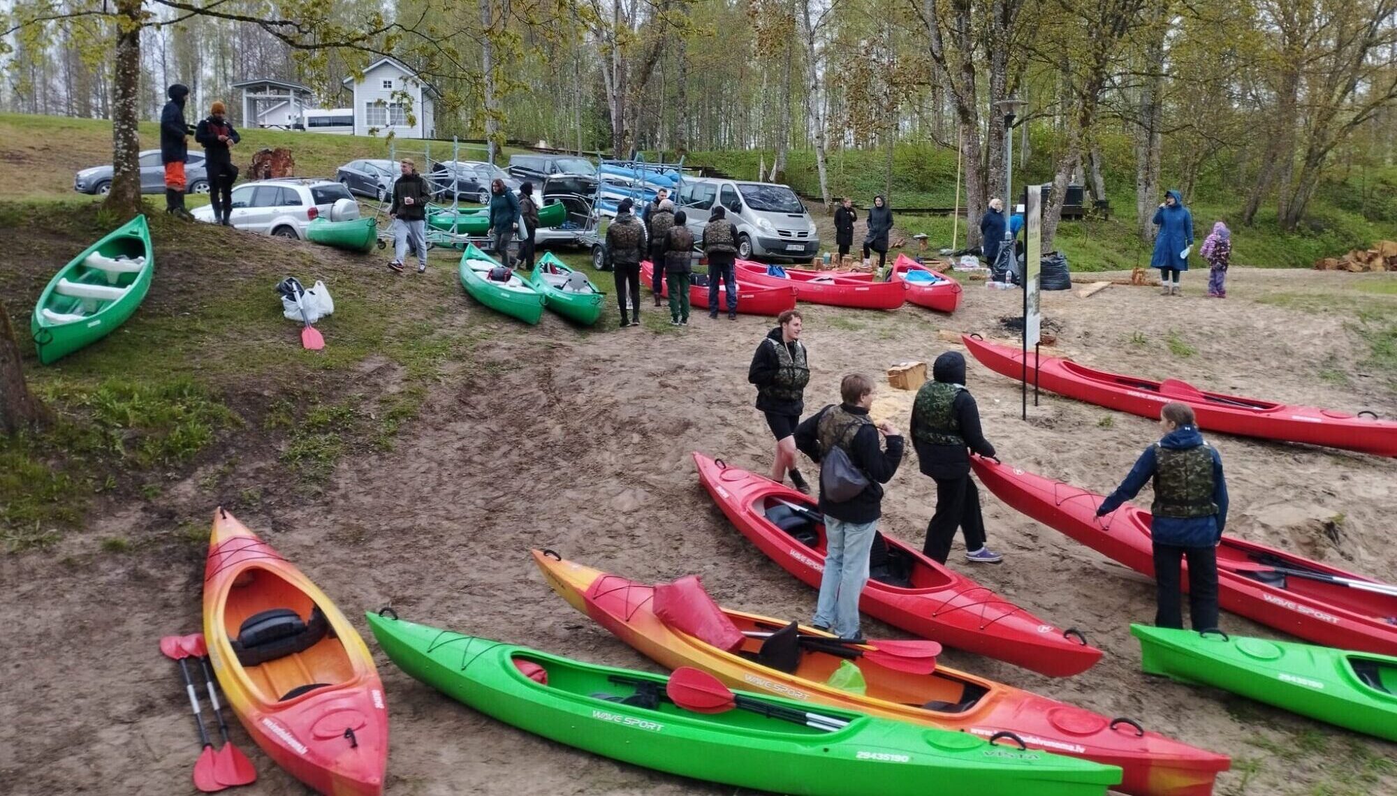 Foto: Kad upes pilnas un straume sauc. Kurzemē sākas aktīvā laivošanas sezona