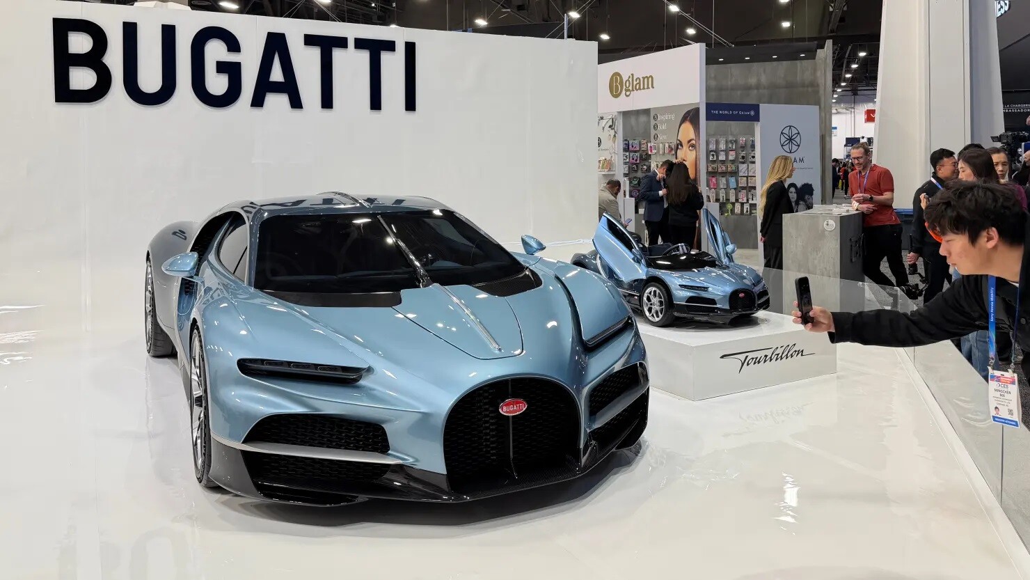 “Porsche” pārdod sev piederošās “Bugatti Rimac” akcijas