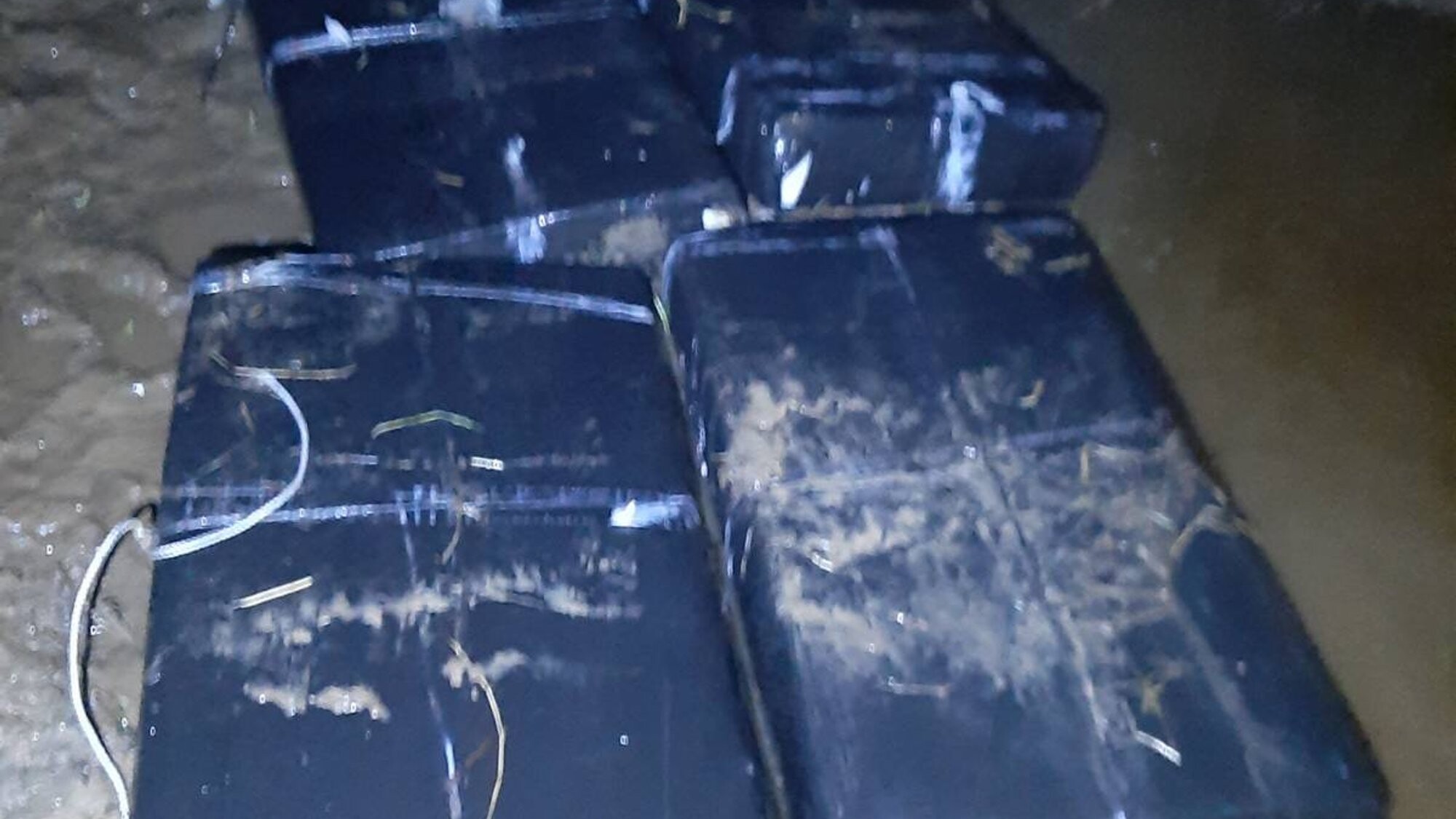 Latvijā no Baltkrievijas mēģina nogādāt plostu ar 60 000 kontrabandas cigarešu