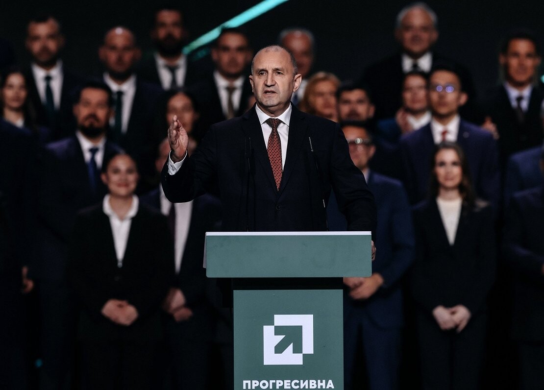 Bulgārijas parlamenta vēlēšanās uzvarējusi bijušā prezidenta Radeva koalīcija