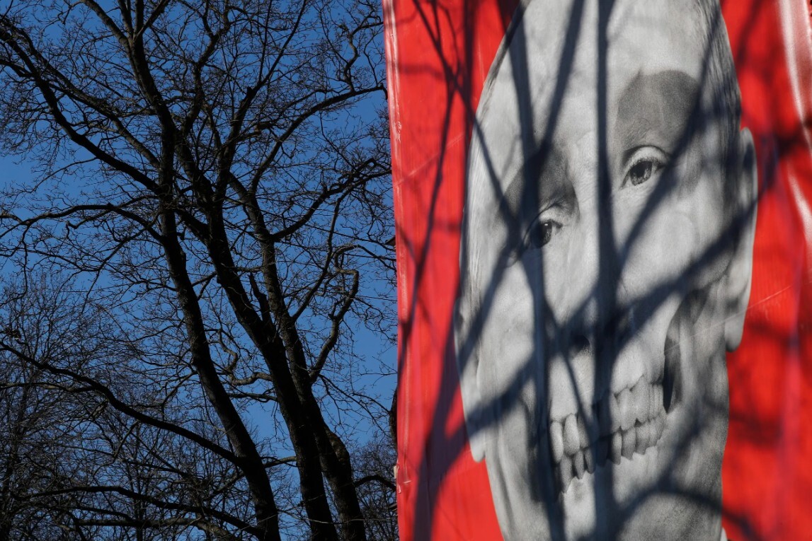 Ģenerālprokuratūra iesniedz apelācijas protestu lietā par Krievijas pilsoņa apsūdzību leģionāru piemiņas vietas apgānīšanā