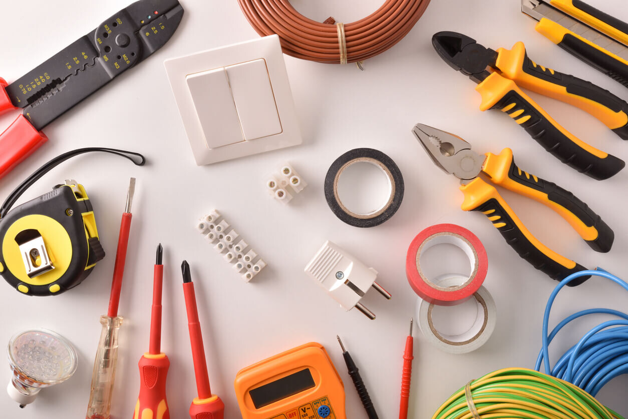 Mājas elektrības “minimālais komplekts”: elektromateriāli, kas noder ikvienam