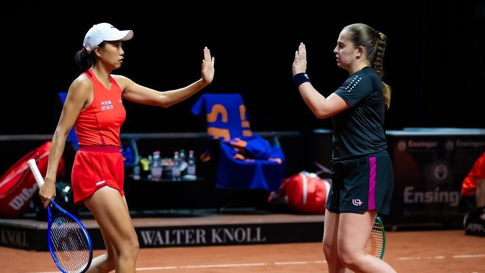 Ostapenko Štutgartes “WTA 500” turnīrā piekāpjas dubultspēļu finālā