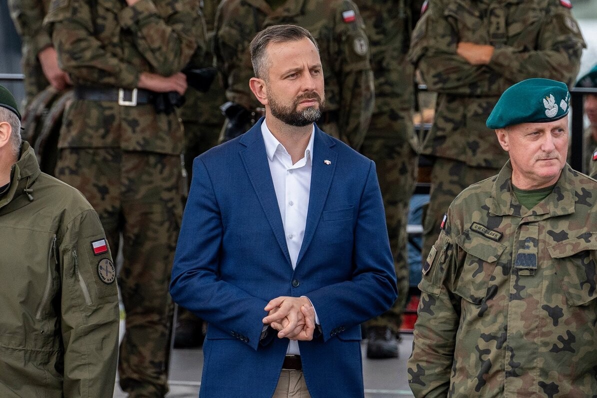 Polijas aizsardzības ministrs: Krievija virzās uz atklātu agresiju