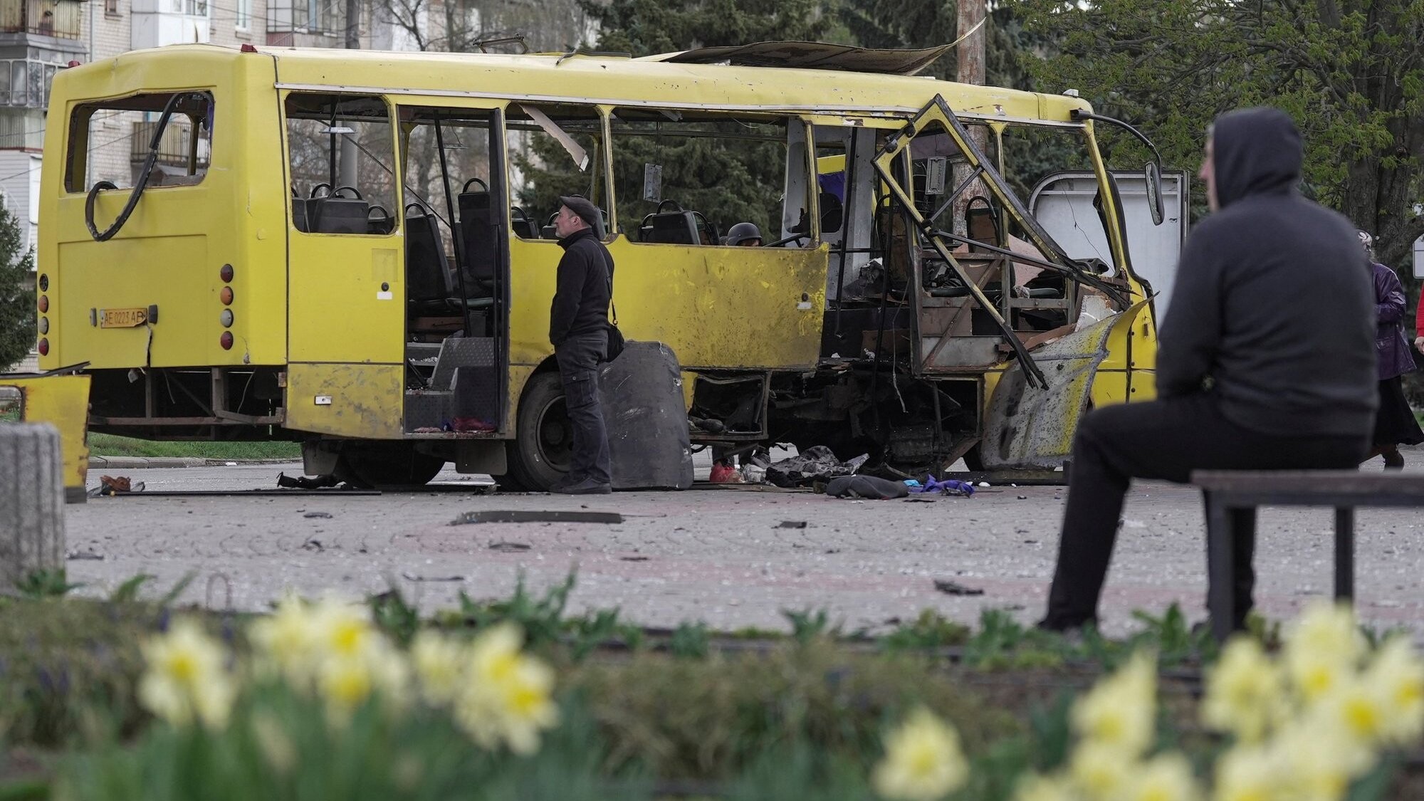 Ukrainā krievu lidrobota uzlidojumā satiksmes autobusam trīs nogalinātie
