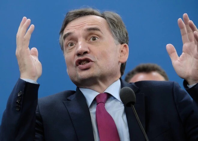 Maģars: Ungārija vairs neaizsargās bijušo Polijas tieslietu ministru Zjobro