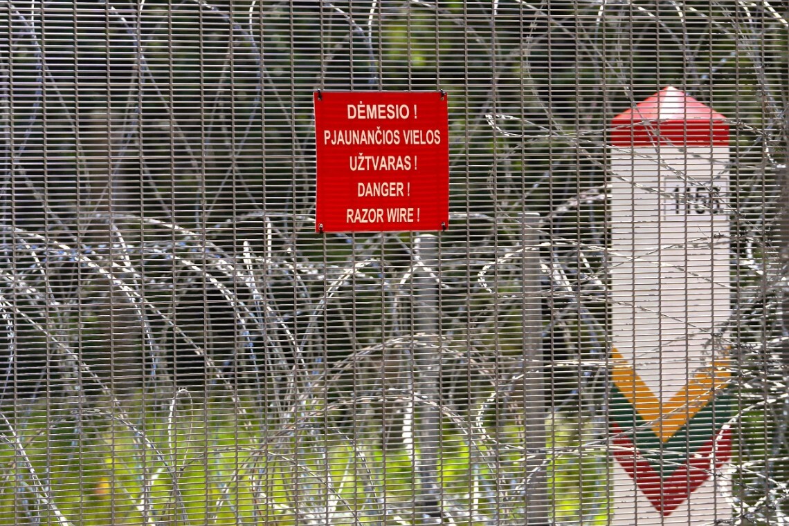 Lietuvas robežsargi piespieduši doties atpakaļ uz Baltkrieviju 14 migrantus