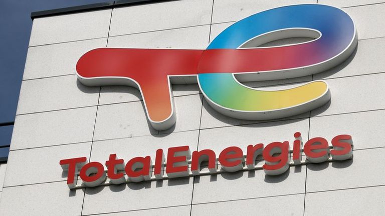 “TotalEnergies” iegādāsies “Shell” vēja un saules enerģijas ražošanas biznesus Eiropā