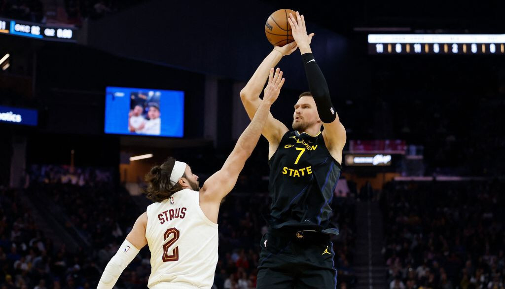 Video: Porziņģis gūst 16 punktus “Warriors” zaudējumā “Cavaliers” komandai