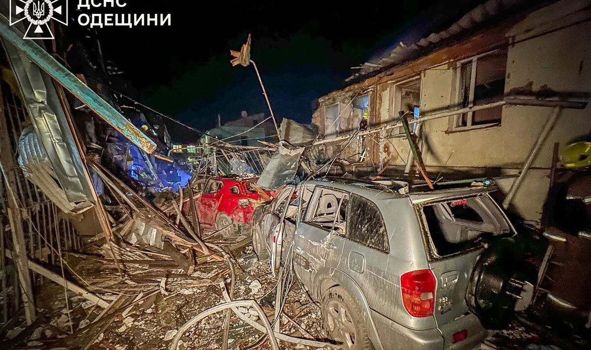 Krievijas dronu triecienā dzīvojamām mājām Odesā divi nogalinātie