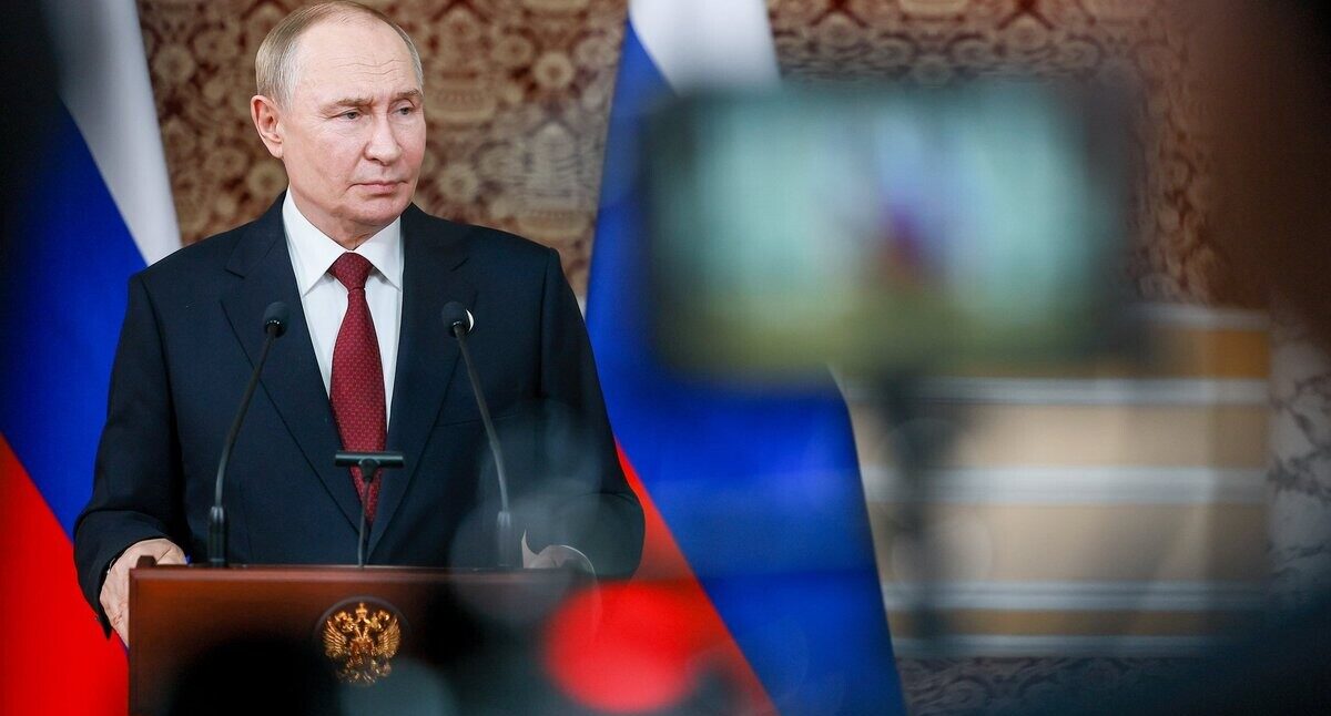 Putina atbalsta reitings sarucis sesto nedēļu pēc kārtas