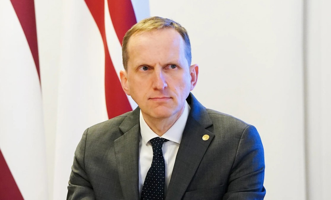 AM valsts sekretārs amatu gribējis pamest jau iepriekš un vēlāk pārdomājis