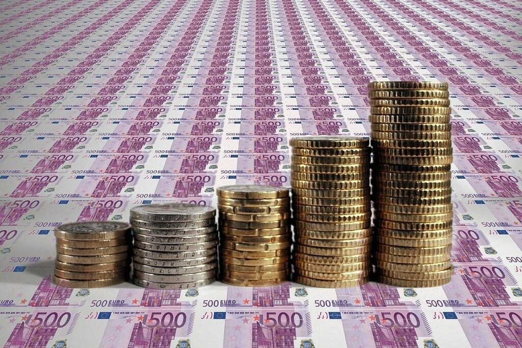 FM rosina vienkāršot nodokļu regulējumu un stiprināt uzraudzību digitālajā vidē