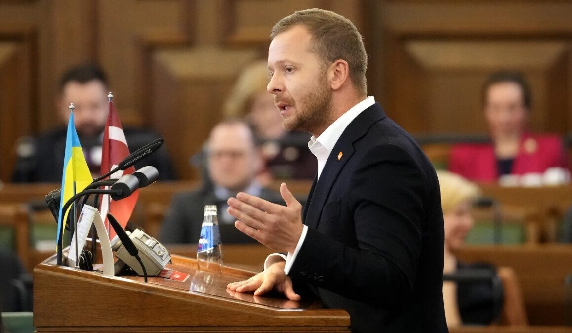 Prokurors lūdz tiesai apcietināt Baltkrievijā esošo Rosļikovu