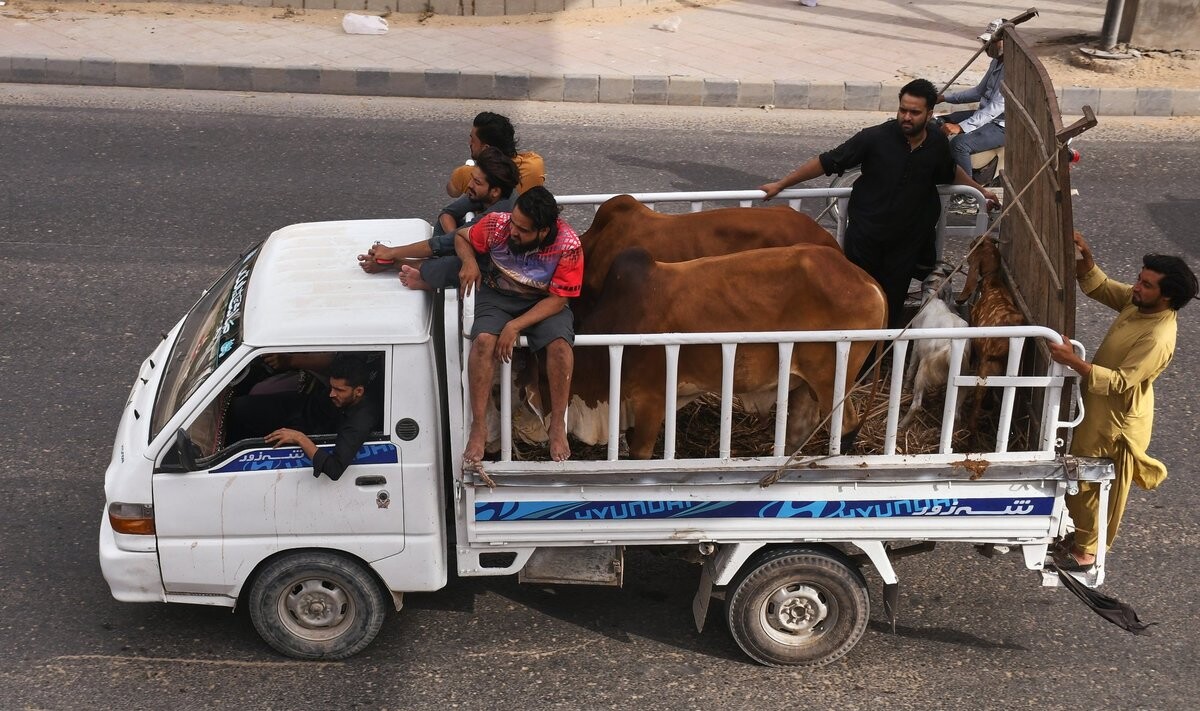 Pakistānā autoavārijā gājuši bojā 17 cilvēku