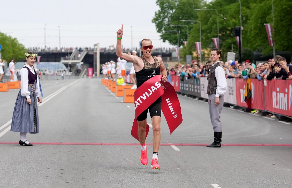 Bērziņš un Kļučņika Rīgas maratonā kļūst par Latvijas čempioniem maratona distancē