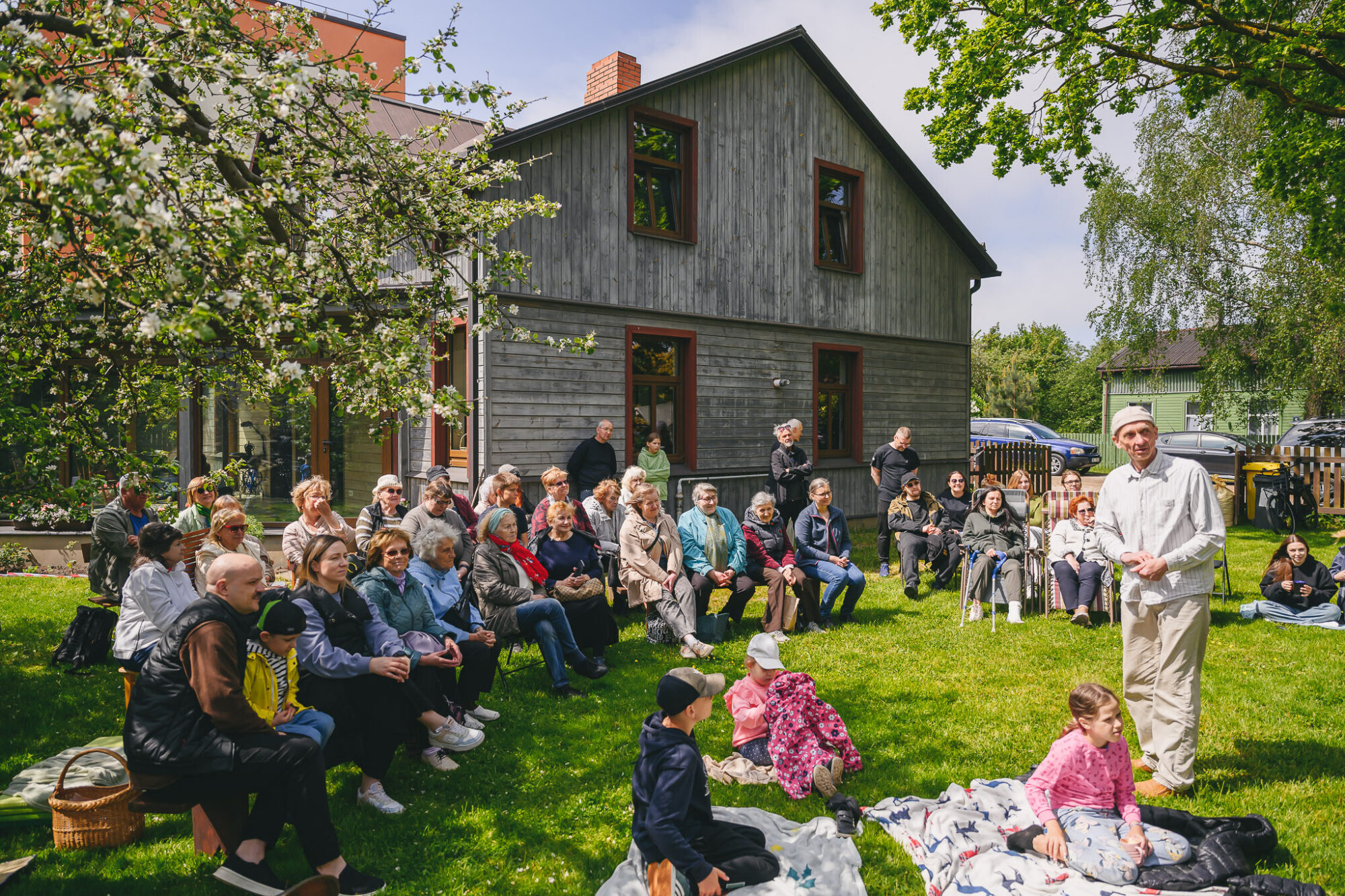 Aicina uz sarunu un tīklošanās vakaru par kopienu spēku un apkaimju attīstību